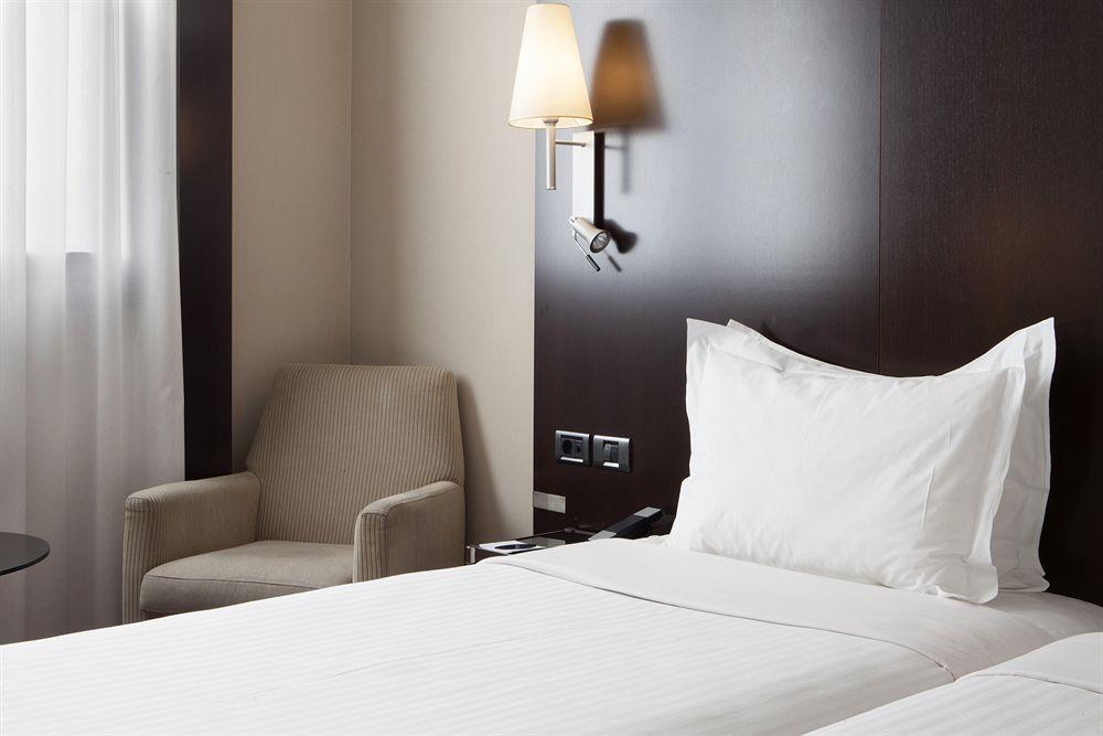 Ac Hotel Valencia By Marriott Exterior photo