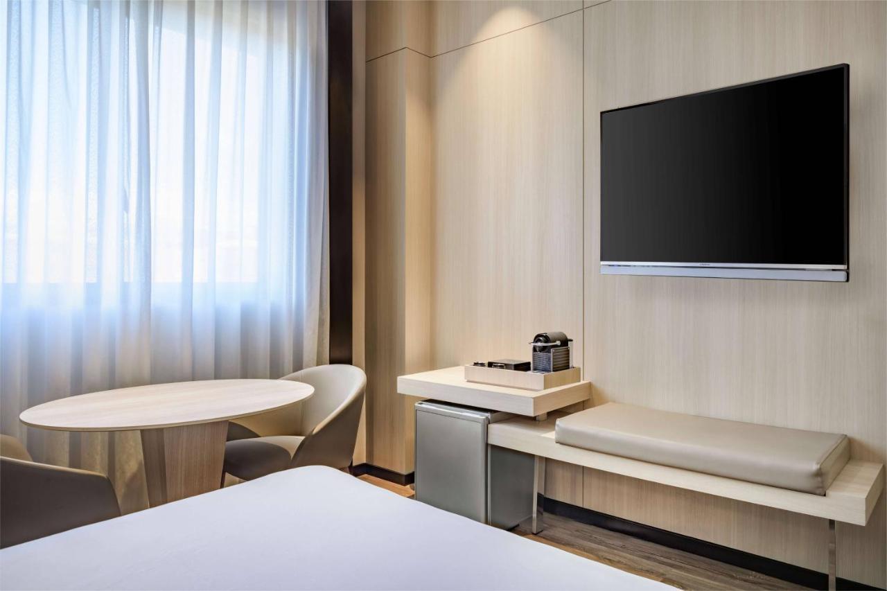 Ac Hotel Valencia By Marriott Exterior photo