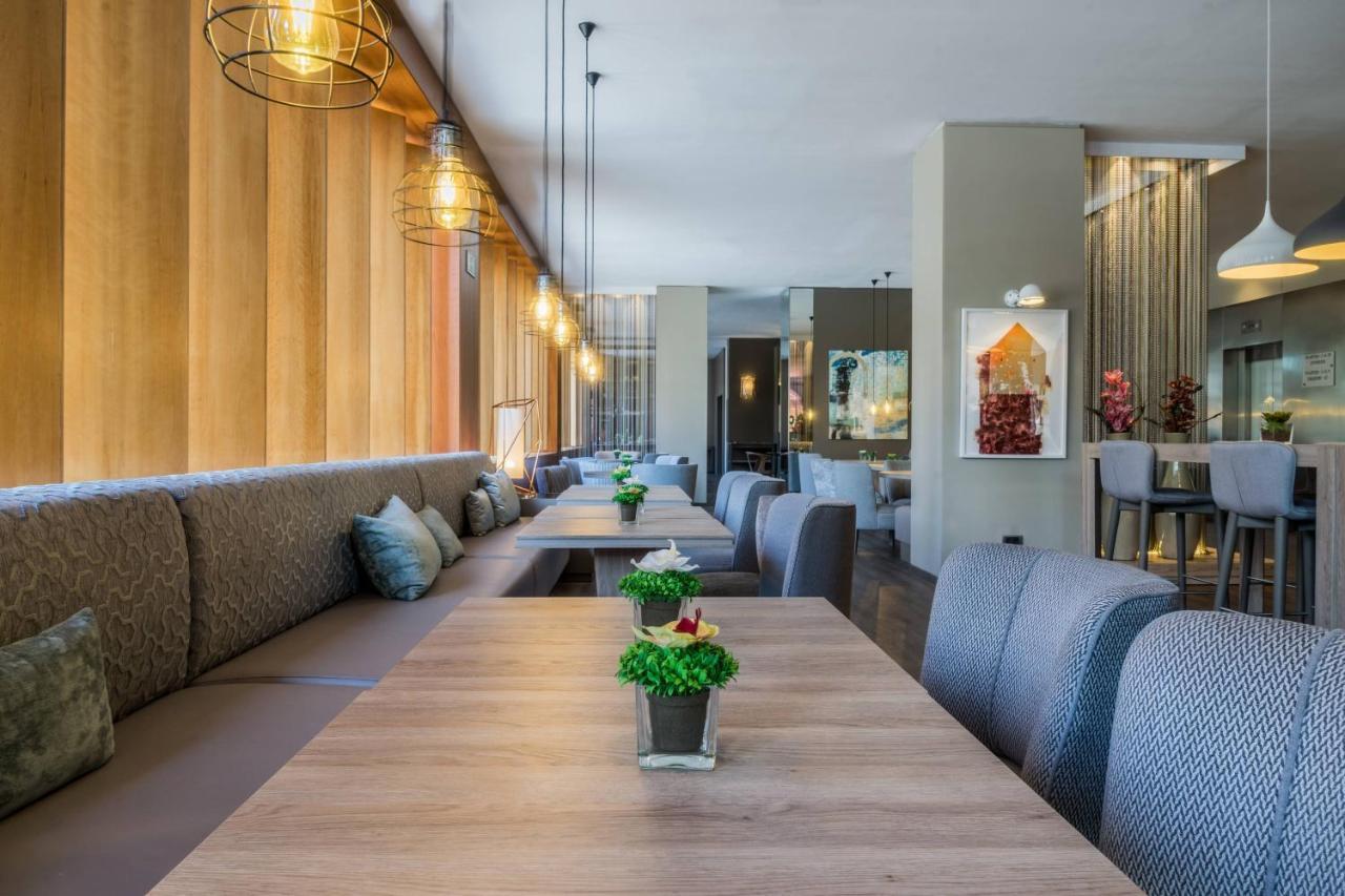 Ac Hotel Valencia By Marriott Exterior photo