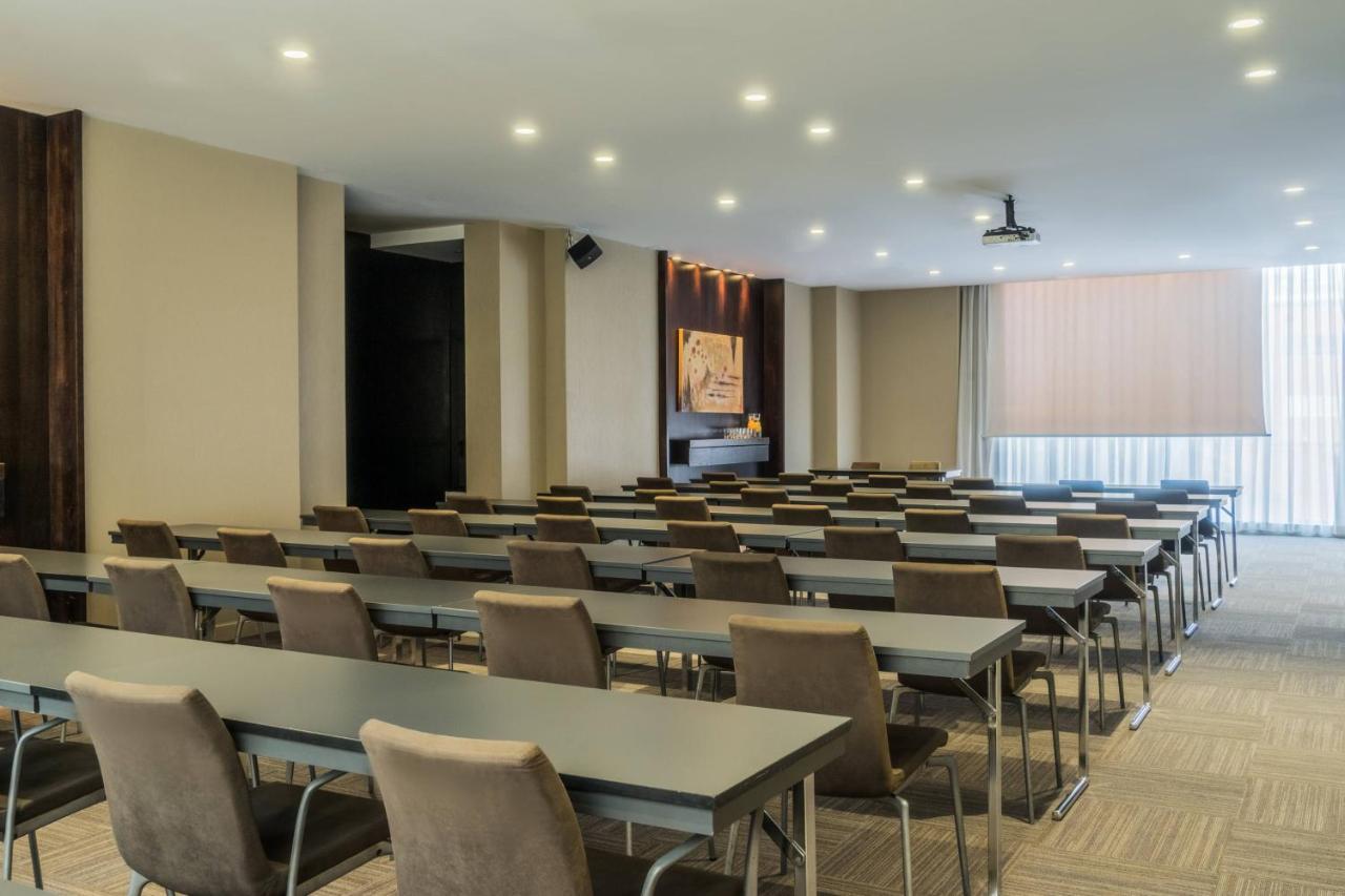 Ac Hotel Valencia By Marriott Exterior photo