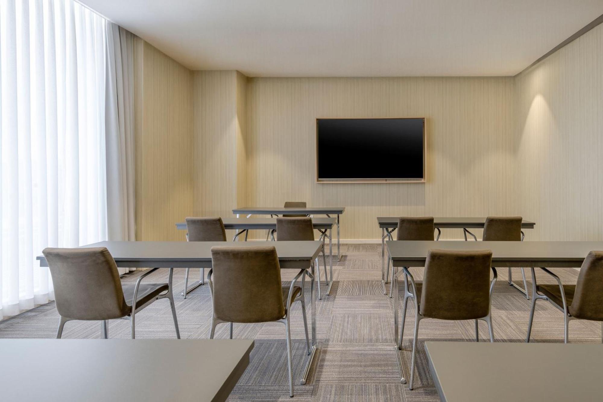 Ac Hotel Valencia By Marriott Exterior photo