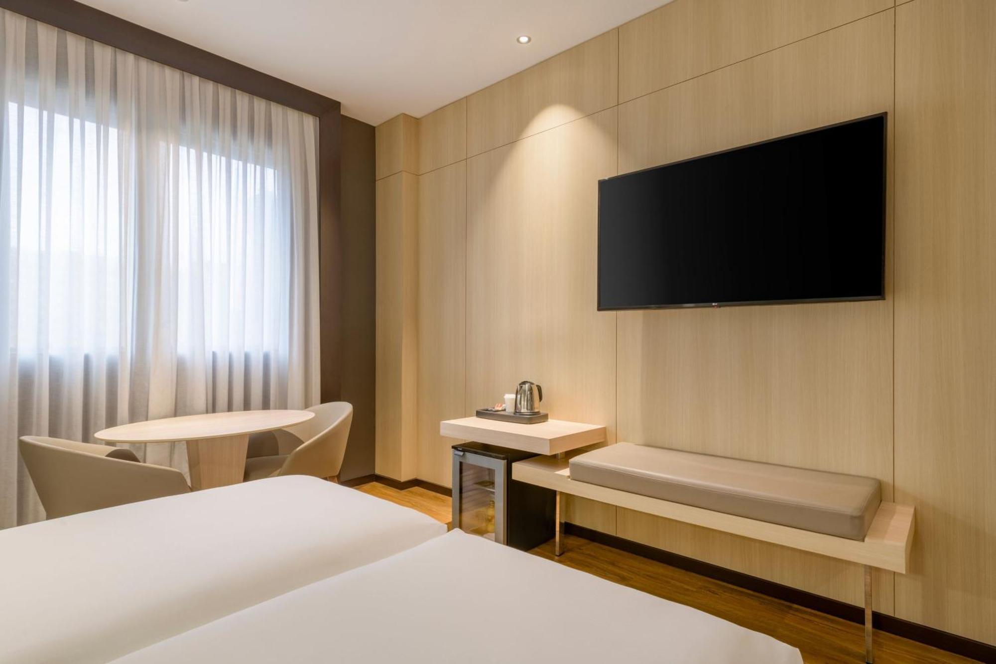 Ac Hotel Valencia By Marriott Exterior photo