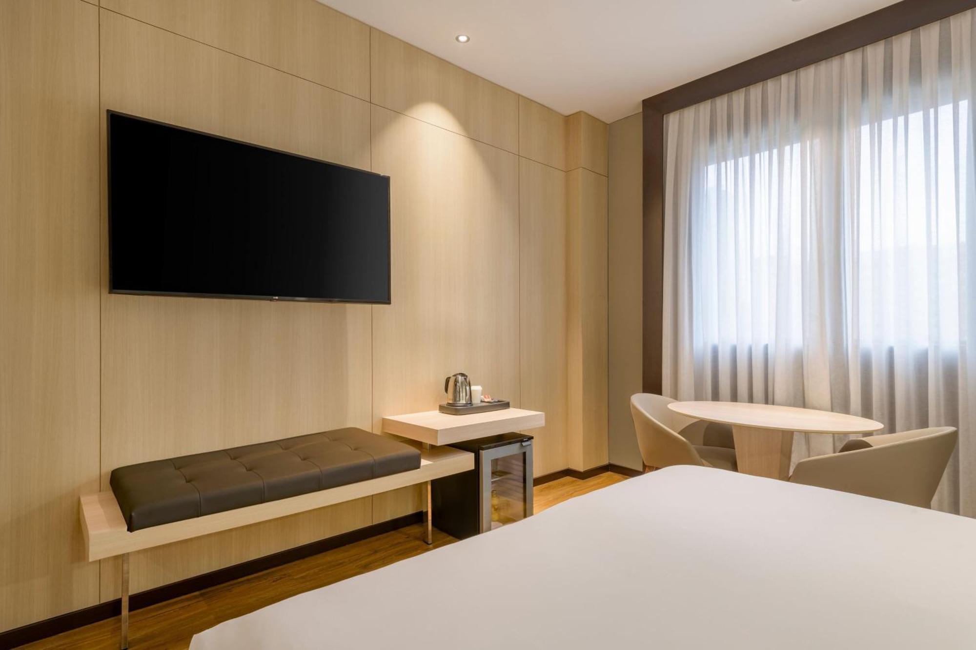 Ac Hotel Valencia By Marriott Exterior photo